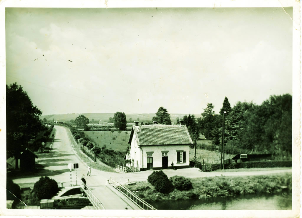 brugwachtershuisje met villa Marie